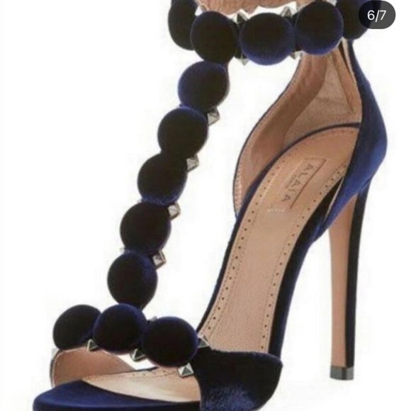 Alaia Bombe Velvet Heels - Picture 2 of 4